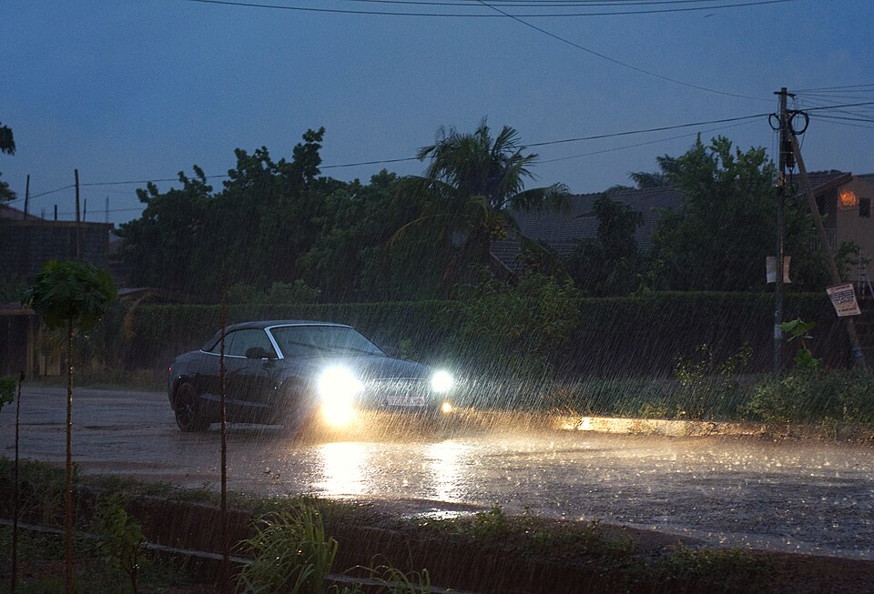 Phare avant Peugeot 208