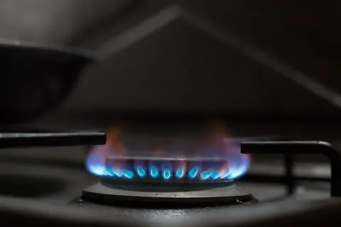 Cuisinière 4 feux Whirlpool four électrique
