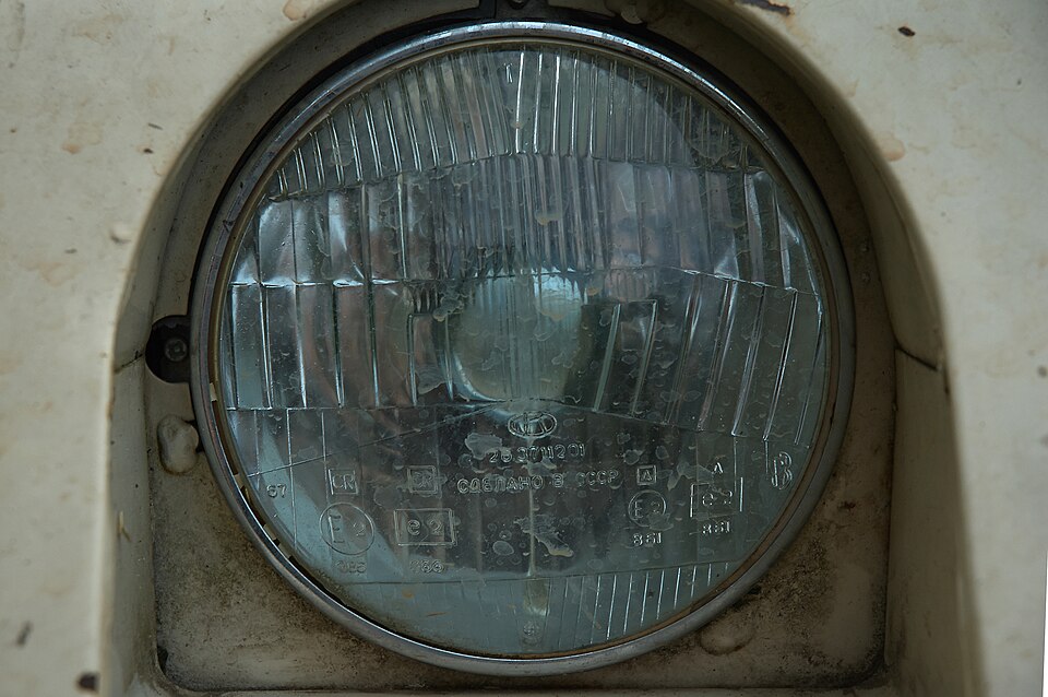 Phare avant Peugeot 208